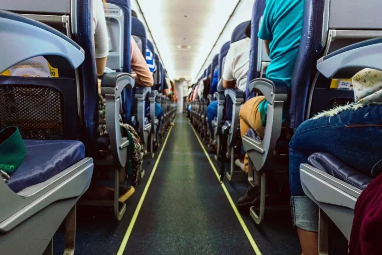 airplane-6049089_1280