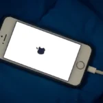 يمكنك تقليل الاستهلاك عبر تفعيل "وضع الطاقة المنخفضة" (Low Power Mode)