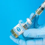 بيونتك هي شريكة لشركة الأدوية الأميركية العملاقة فايزر في إنتاج اللقاح المضاد لـ"كوفيد-19" (شترستوك)