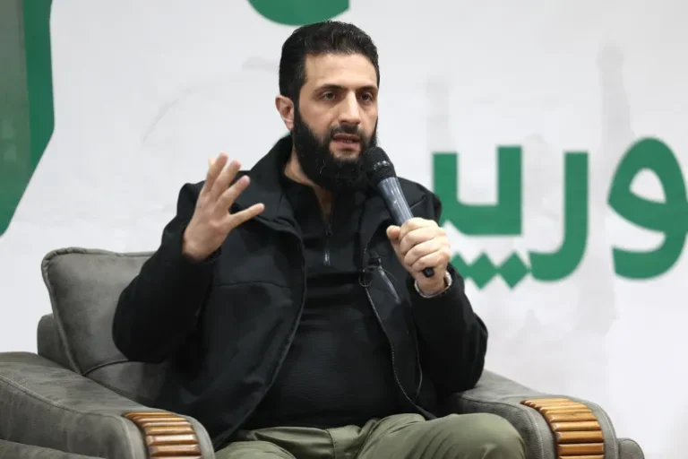 الشرع تعهد بعدم التواني في محاسبة "المجرمين" (الفرنسية)