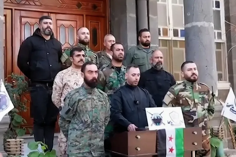 "رجال الكرامة" و"لواء الجبل" يعتبران أكبر فصيلين في محافظة السويداء (مواقع التواصل)