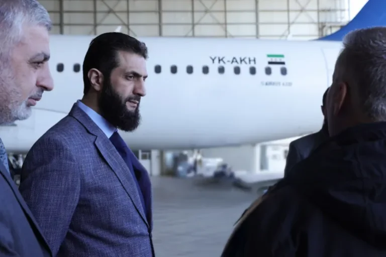 الشرع أجرى جولة في أرجاء مطار دمشق بعد إعادة تأهيله عقب سقوط نظام الأسد (سانا)