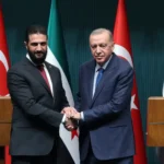 الرئيس التركي رجب طيب أردوغان (يمين) والسوري أحمد الشرع في مؤتمر صحفي مشترك (الرئاسة التركية)