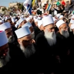 وفد كبير من مشايخ الدروز السوريين زار الجولان المحتل في منتصف مارس/آذار (رويترز)