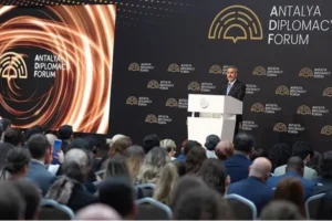 فيدان: الهجمات الإسرائيلية على سوريا تقوض استقرارها (الأناضول)