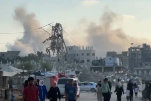 قصف إسرائيلي متواصل على غزة (الجزيرة)
