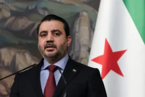 الشيباني أكد أن دمشق تبحث عن "شركاء صادقين" خلال مؤتمر صحفي مشترك مع نائب رئيس الوزراء الروسي (الفرنسية)