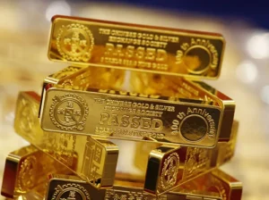الذهب سجّل قمة جديدة خلال تعاملات اليوم (رويترز)