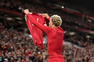 إيكيتيكي سجل هدف الفوز لفريقه في الدقيقة الـ85 على ساوثهامبتون 2-1 بكأس الرابطة (غيتي)