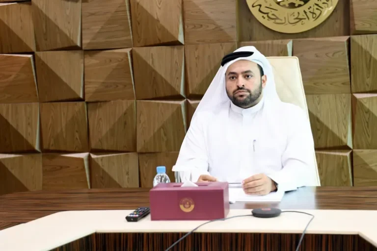 الخليفي أكد أن اللقاءات التي عقدت في لاهاي كانت مثمرة وتطرقت إلى الاشتراطات التي تطلبها المحكمة قبل تحريك الدعوى الجنائية (الجزيرة)