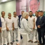 ناشطون أفرج عنهم لحظة وصولهم المركز الحدودي في جسر الملك حسين (مواقع التواصل)