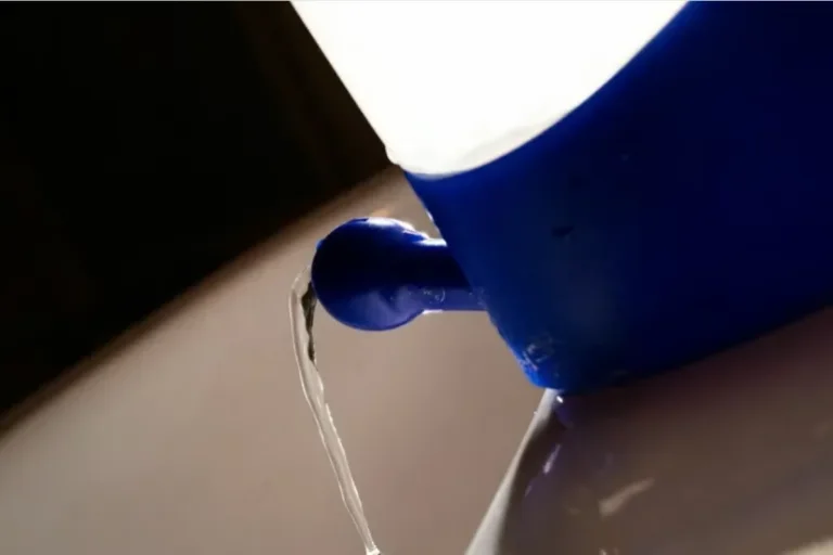 دش الأنف يتمتع بفوائد عديدة ويمكنه تخفيف أعراض التهاب الجيوب الأنفية والحساسية ونزلات البرد والإنفلونزا (الألمانية)