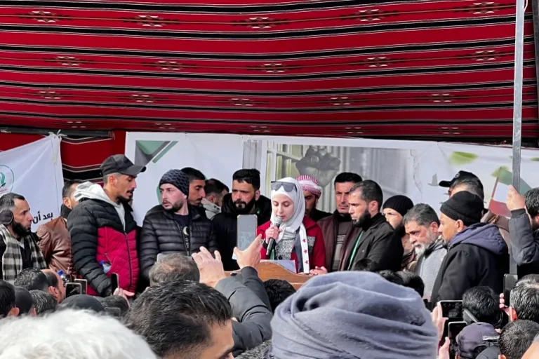 فريق البحث عن المفقودين في سوريا (الجزيرة-أرشيف)