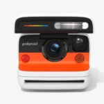 حتى مع قدرتنا على التقاط صور رائعة ومشاركتها فورا عبر العالم، لا يزال هناك شيء ساحر في الكاميرا الفورية الكلاسيكية (موقع بولارويد)