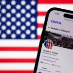 ترامب نشر مقابلات ومقاطع لشخصيات يمينية متطرفة بجانب دعايات وطنية (غيتي)