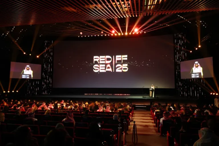 يقام المهرجان خلال الفترة من 4 إلى 13 ديسمبر/كانون الأول، ويجمع صناع الأفلام والمواهب من مختلف الدول (غيتي إيميجز)