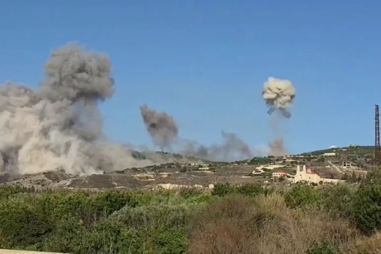إسرائيل استمرت في قصف جنوب لبنان رغم التوصل لاتفاق لوقف إطلاق النار قبل نحو عام (الجزيرة)
